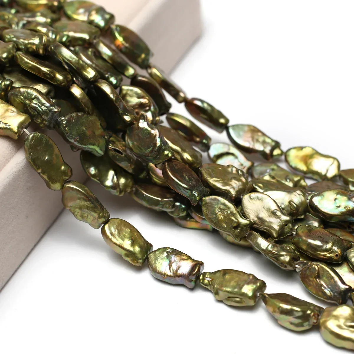 Натуральный пресноводный жемчуг зеленый милый в форме маленькой рыбы свободные