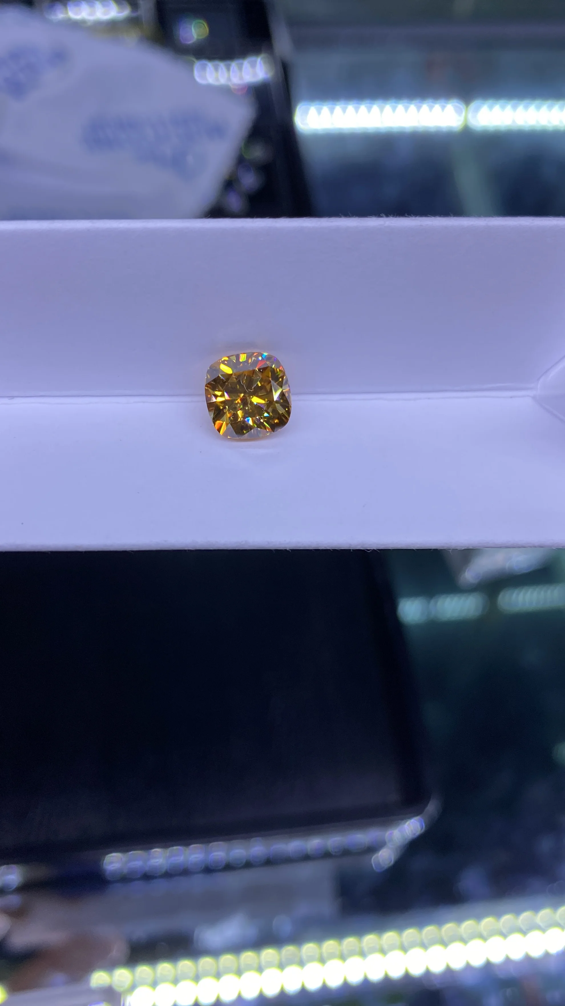 

Free Shipping 4x4-11x11mm HandMade Natrual Color Uncoted Holycome Champagne Moissanite Brilliant Cut Cushion Cut VVS1