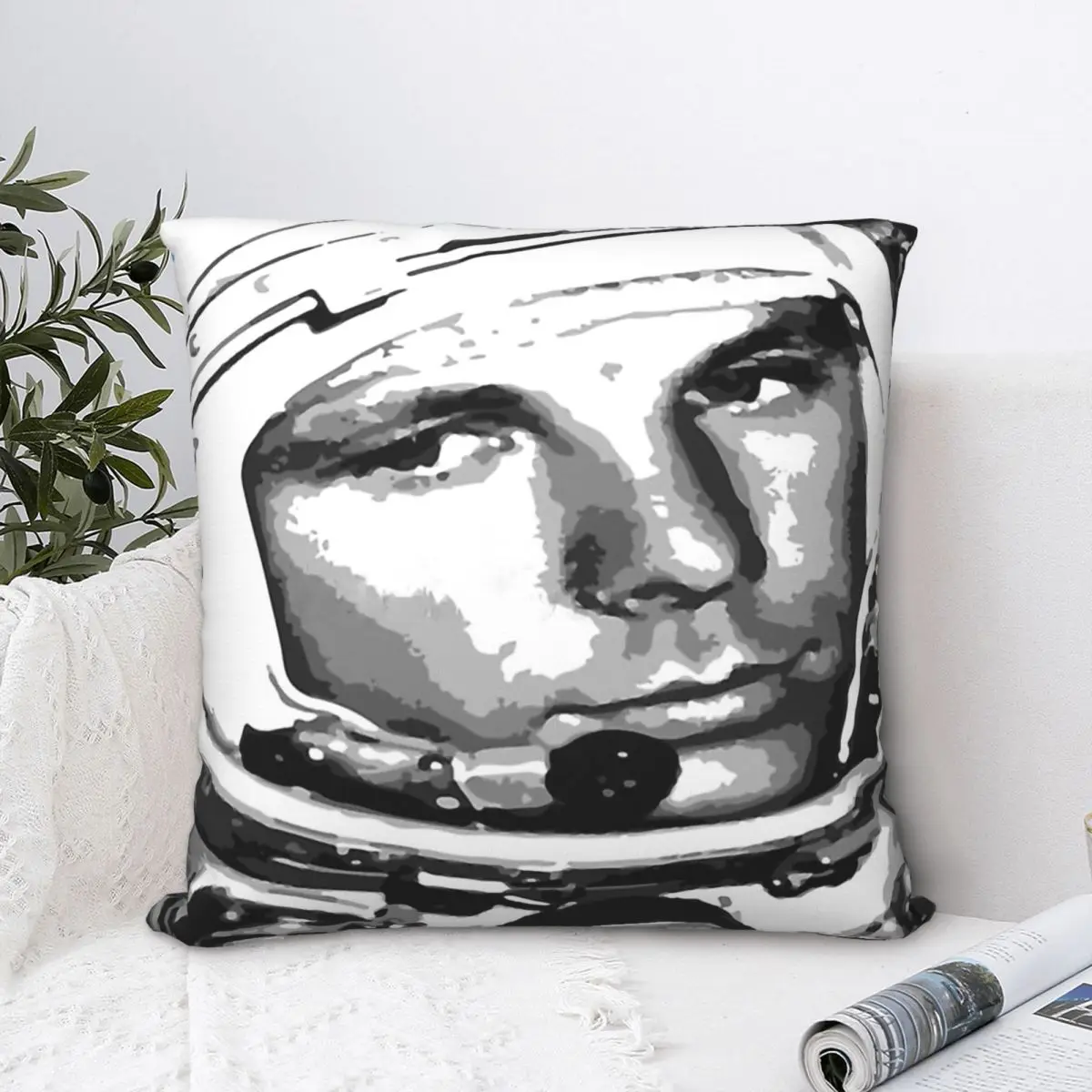 

Yuri Gagarin Hug Pillowcase CCCP USSR Soviet Union Backpack Cushion Livingroom DIY Printed Chair Throw Pillow Case Decorative
