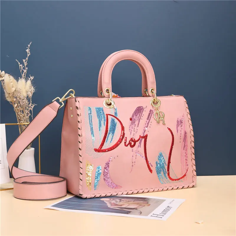 

Top Quality 2022 New Ladies Versatile Sequin Embroidered Diana Bag Famous Luxury Designer Fashion One Shoulder Messenger Handbag