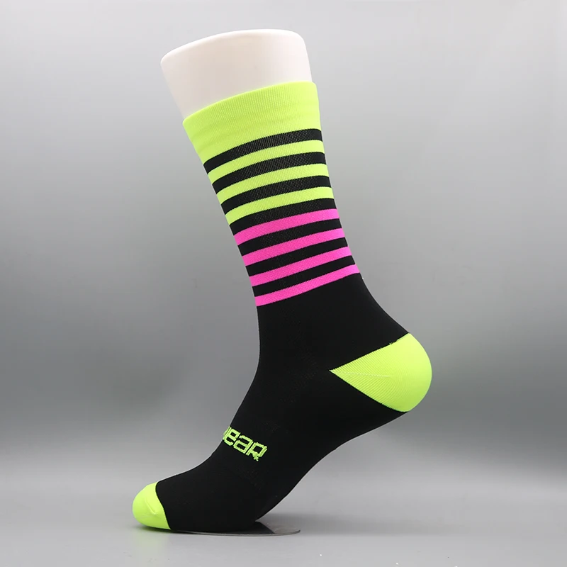 TIMUBIKE Sport Socks Unisex Cycling Socks Men Outdoor Sports Socks Bike Footwear for Road Bike Socks Running Basketball