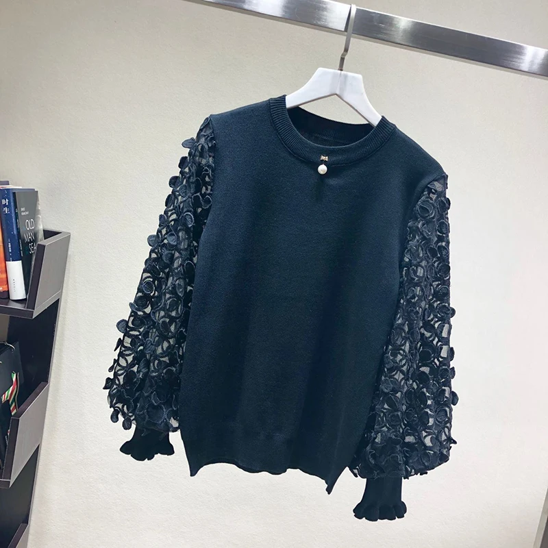 Женский трикотажный свитер с длинным кружевным рукавом и круглым вырезом |