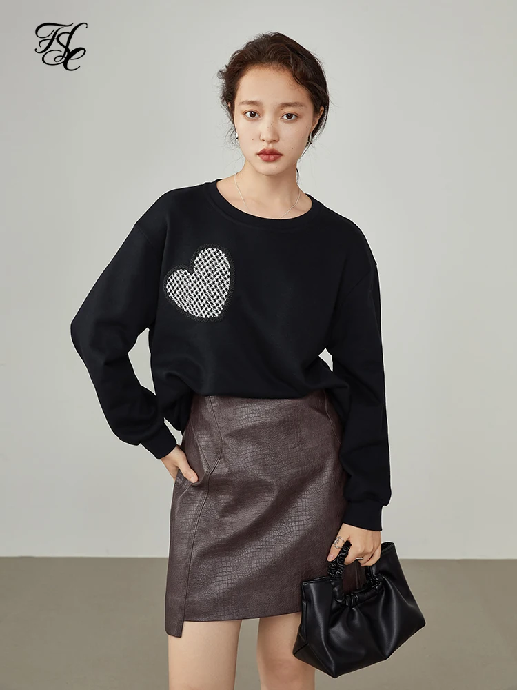 

Женский пуловер с круглым вырезом, с принтом сердечек