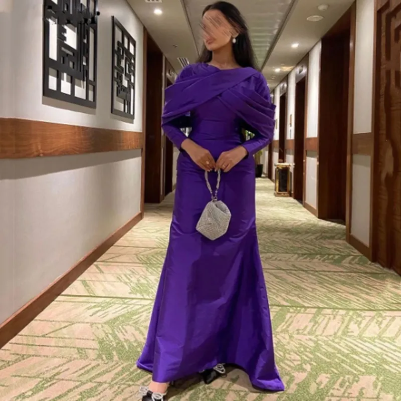 Элегантное фиолетовое официальное