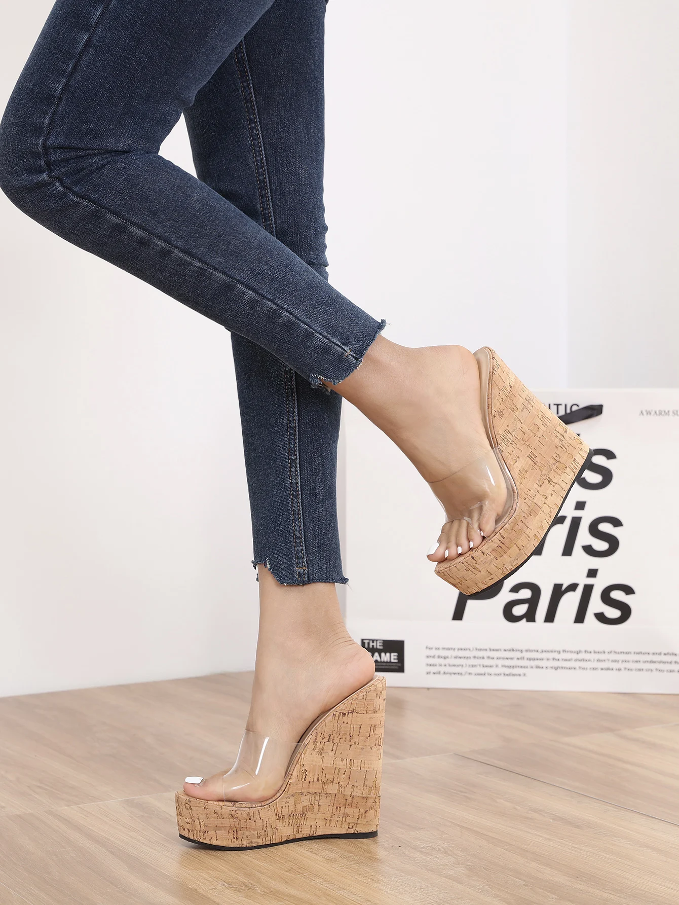 Женские прозрачные шлепанцы на танкетке повседневные уличные с круглым носком и