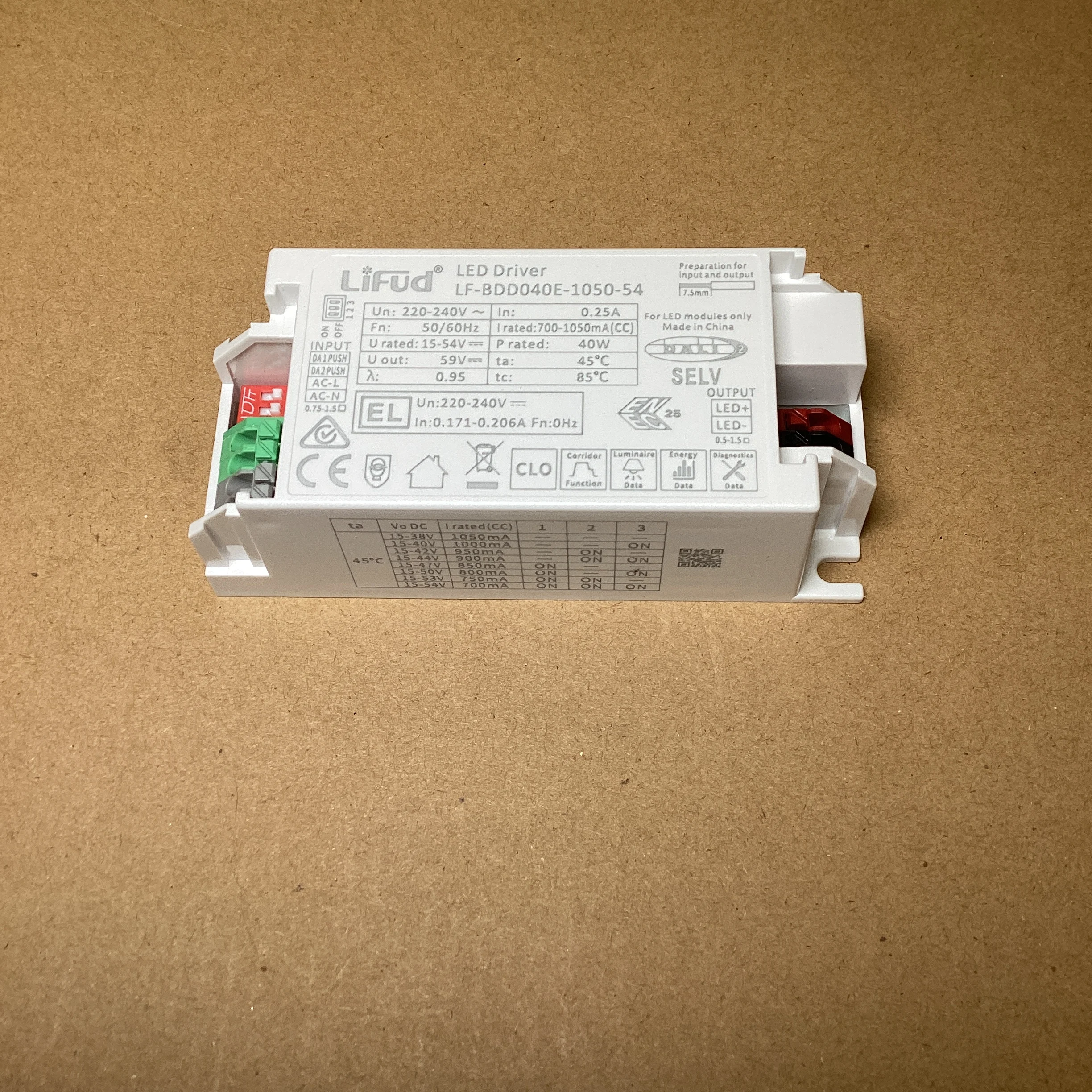 Фото Компактный светодиодный драйвер Lifud 40W max с DALI-диммированием, встроенный, CC PUSH Dimming 700mA 800mA 900mA LF-BDD040E-1050-54 EL CorridorDIM CLO №4