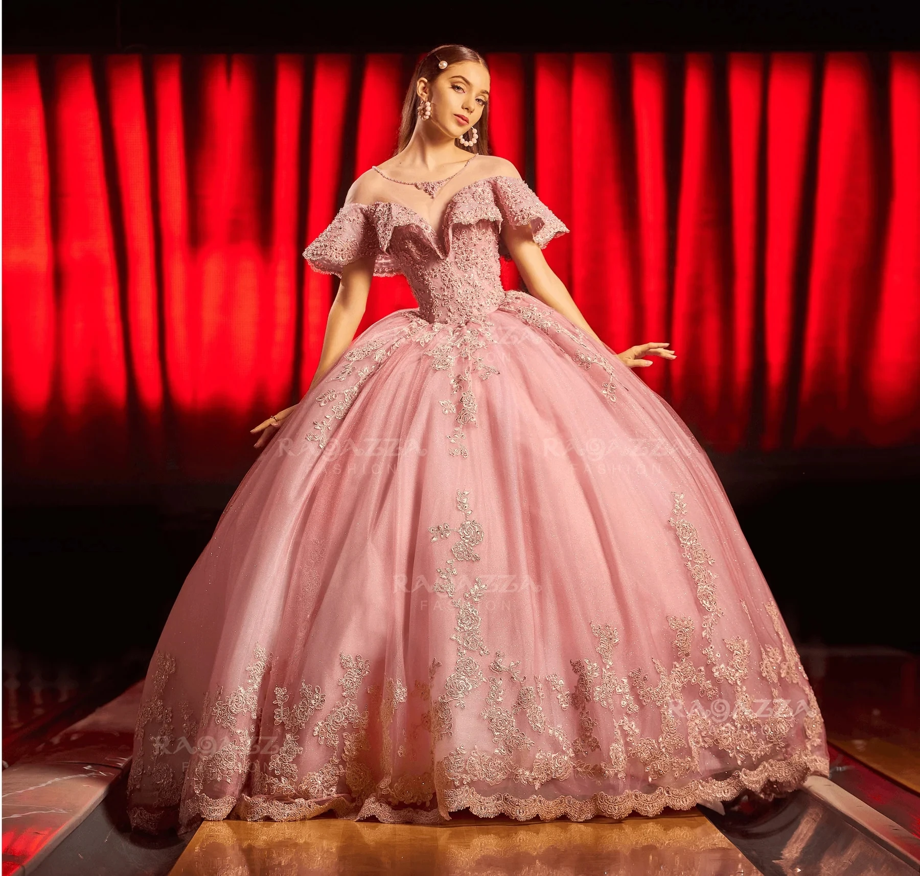 

Розовое Бальное Платье Charro Quinceanera, бальное платье с рукавами-крылышками, Тюлевая аппликация, бусины, мексиканские милые платья 16 лет