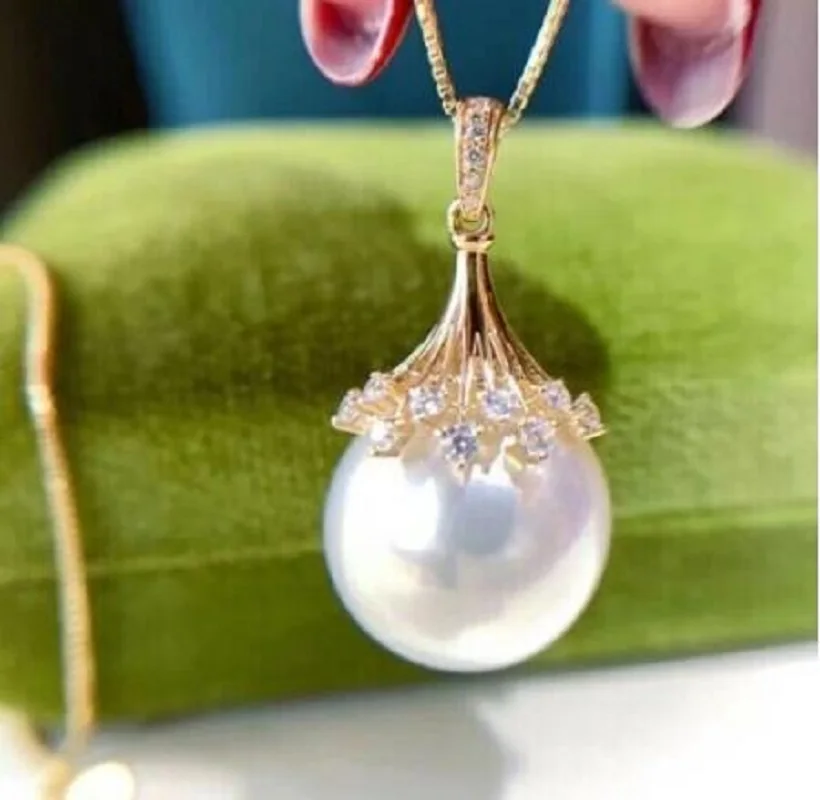 

Stunning AAA+ 11-12mm Real Natural South Sea White Round Pearl Pendant Necklace