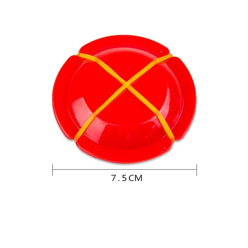 Проникновение монет крупным планом волшебное чудо появляющееся волшебную