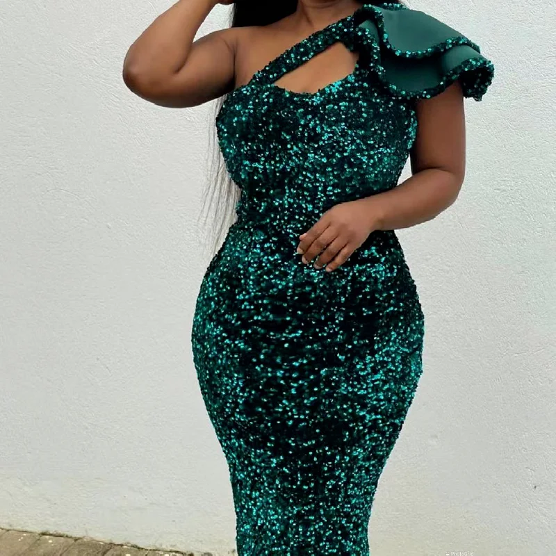 

Elegant and Fashionable New Christmas Day Velvet Sequins Irregular Strapless Sexy Dress Girls Day Party Dress Skirt Temperament