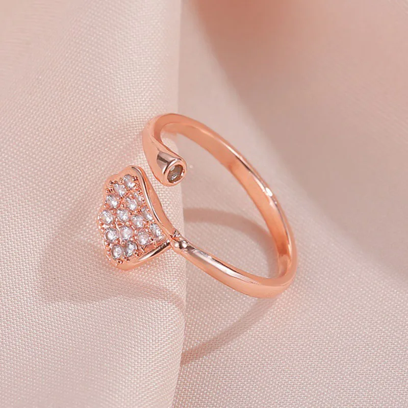 

Ginkgo Biloba Ring Female Trend Light Luxury Simple Ladies Single Ring Index Finger Ring Sweet Birthday Party Jewelry for Women