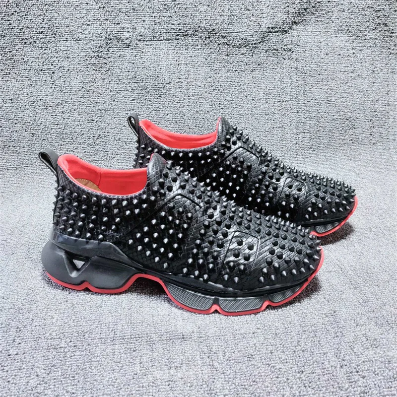 

Кроссовки из натуральной кожи для мужчин и женщин, повседневная обувь с заклепками, низкая подошва, спортивные лоферы, без шнуровки, черные, ...