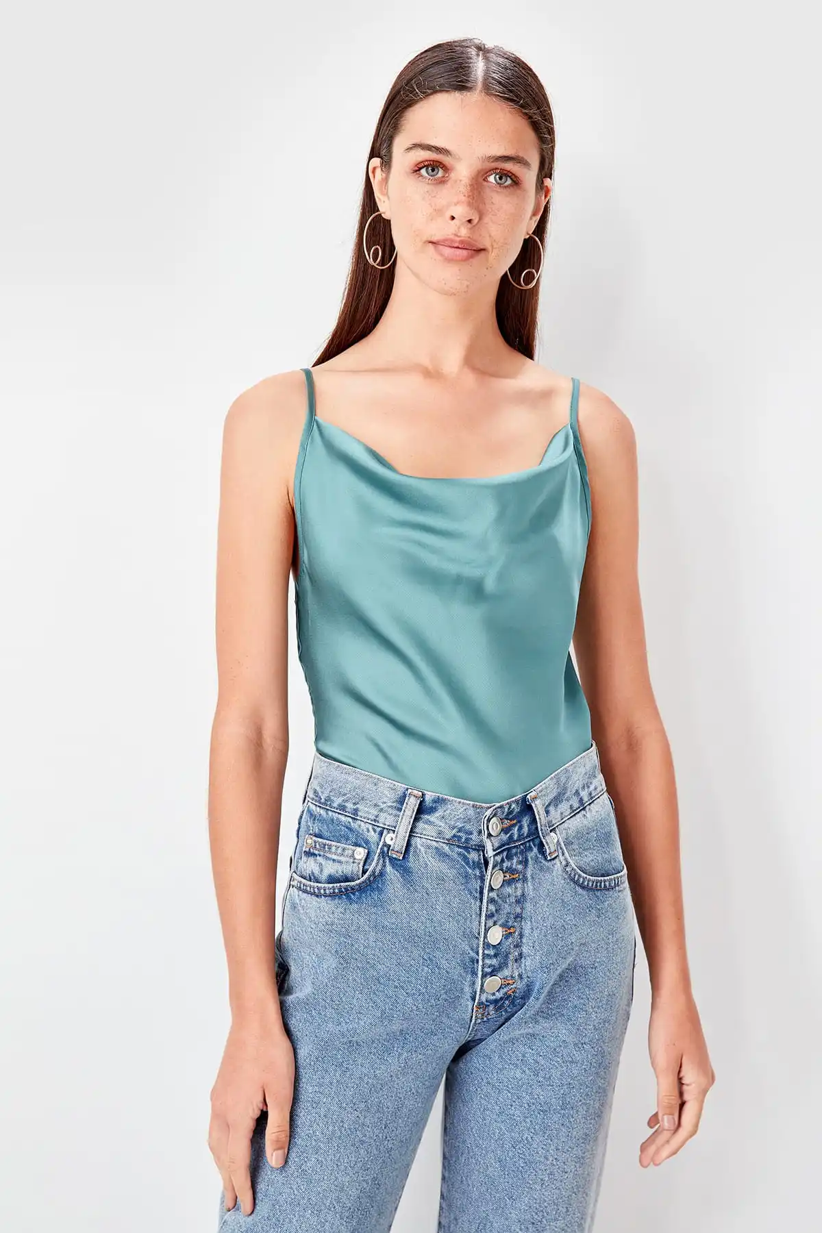 Женская атласная блузка с воротником и открытой спиной|Блузки| |