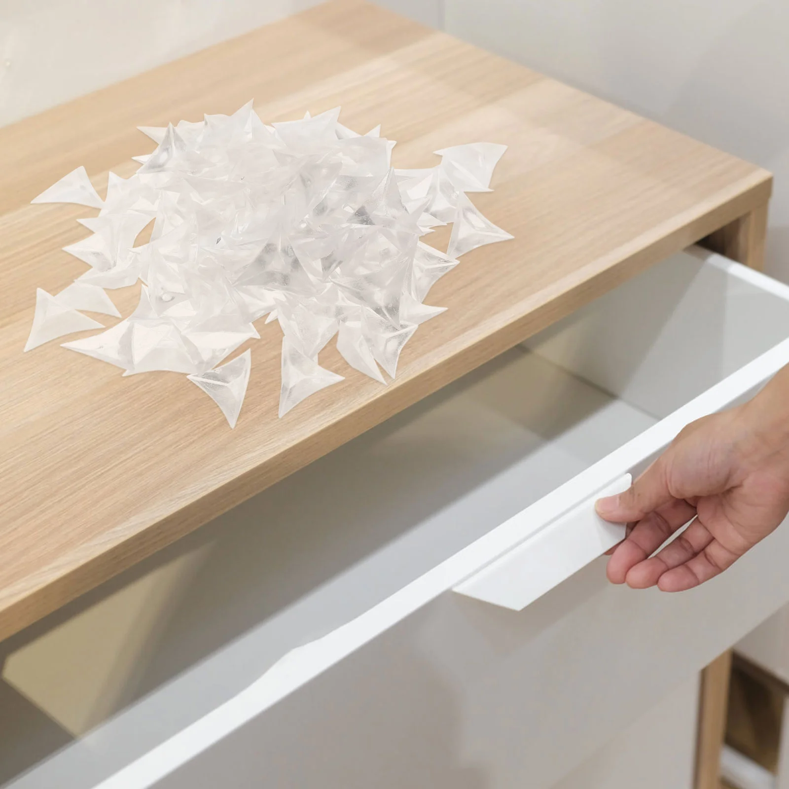 

300 шт. прозрачные треугольные уголки от пыли для мебели, шкафа, ящика