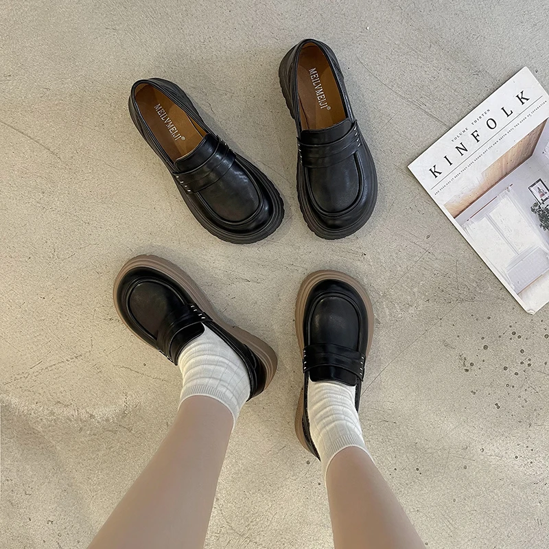 

Туфли женские на платформе, оксфорды, без застежки, повседневные кроссовки, лоферы на плоской подошве, с мехом, круглый носок, в британском с...