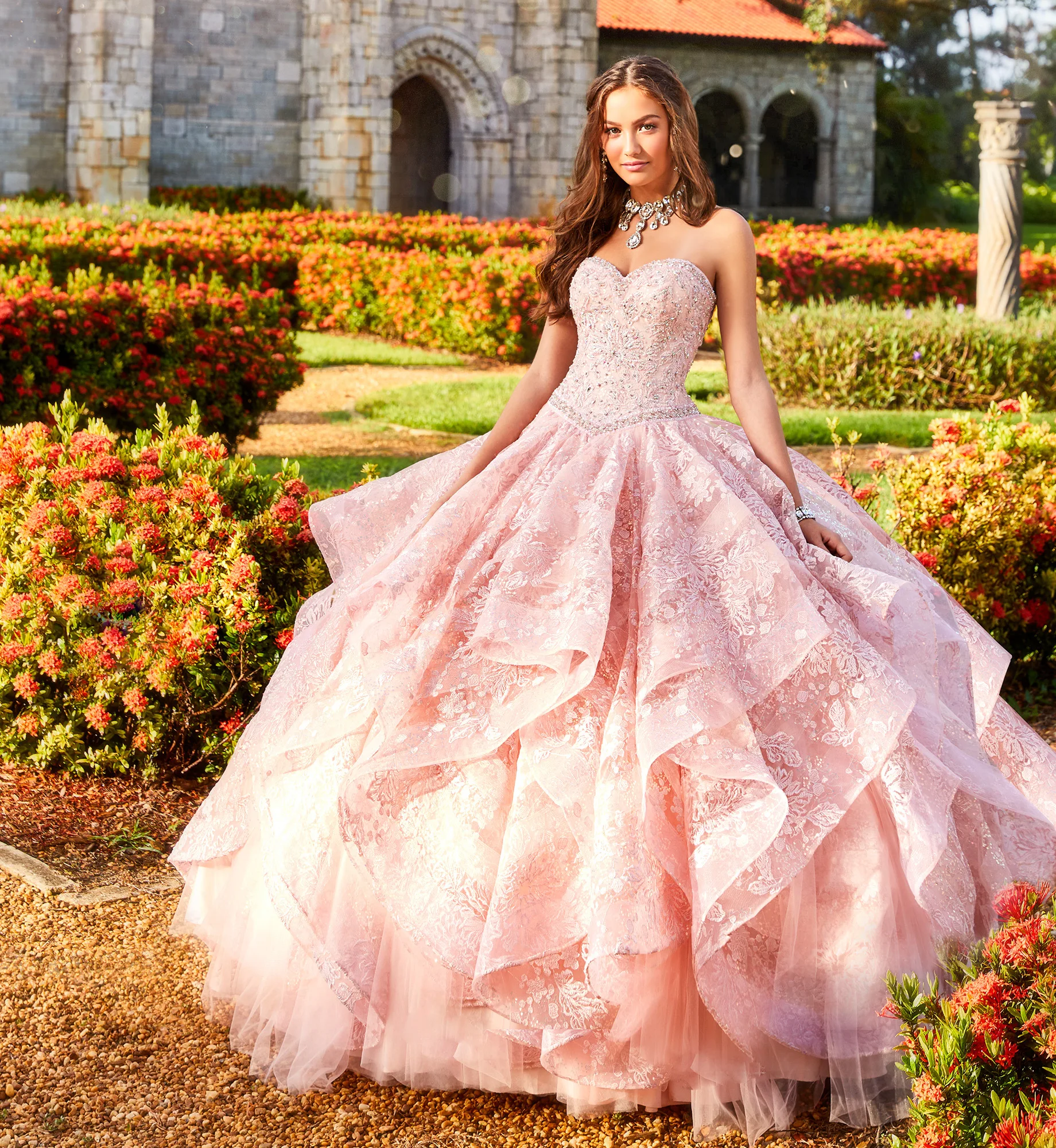 

Pink Quinceanera Dresses Ball Gown Sweetheart Tulle Lace Beaded Puffy Mexican Sweet 16 Dresses Charro 15 Anos