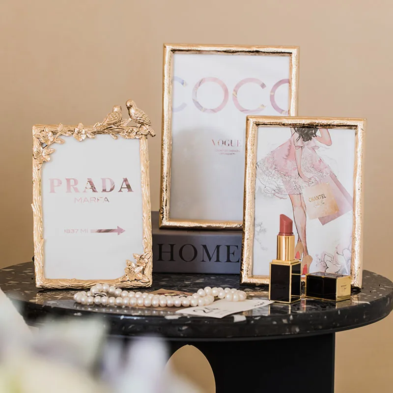 

Декоративная фоторамка в скандинавском стиле с изображением цветов