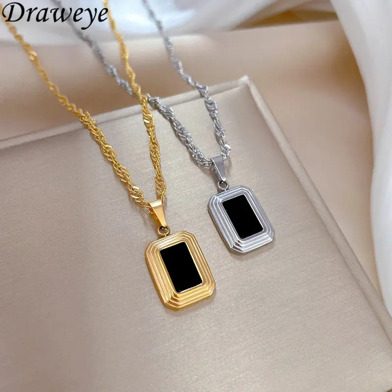 

Draweye Square Metal Jewelry for Women Geometric Vintage Hiphop Korean Fashion Pendant Necklaces Punk Style Ins Chokers