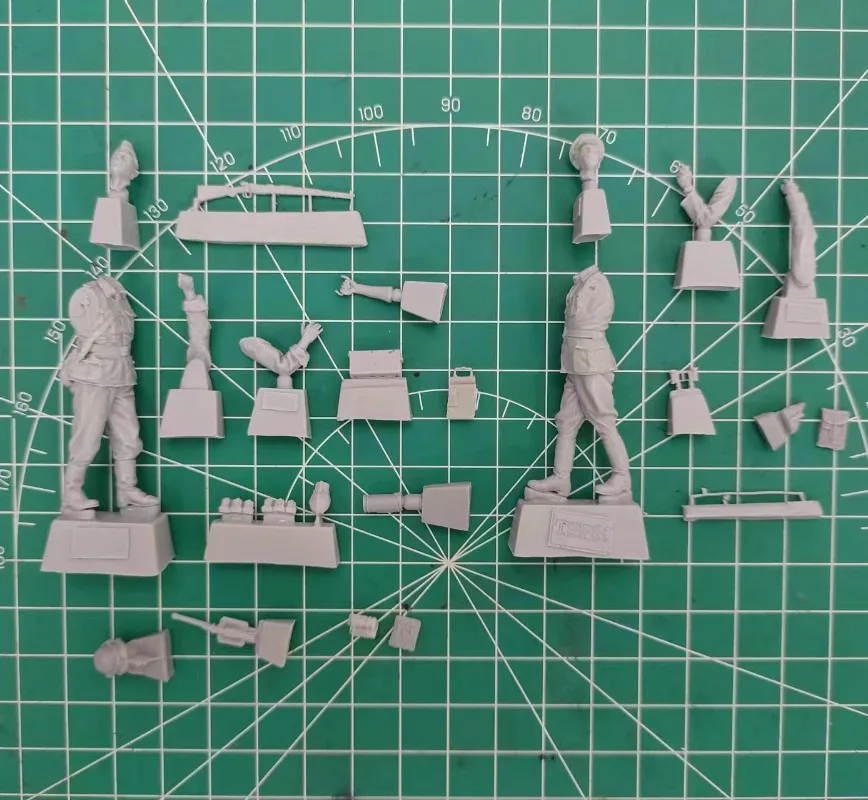 Набор для сборки миниатюрных фигурок LISM 1/35 &quotБарбаросса и солдат&quot