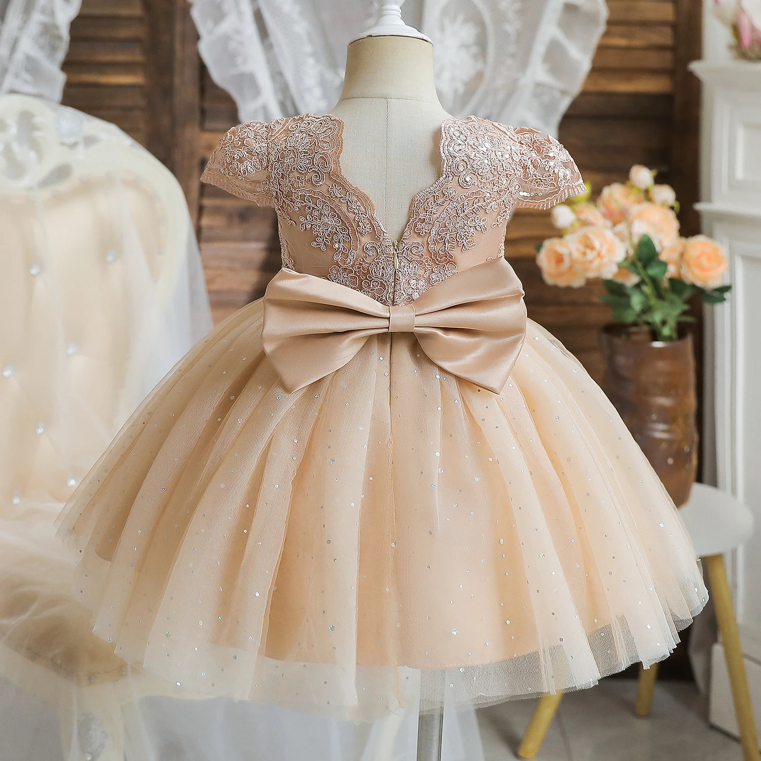 

Toddler girl Birthday Party Dresses Kids Lace Princess Costume With Bow For Baptism Wedding Ball Gown Baby Girls Christmas Dress