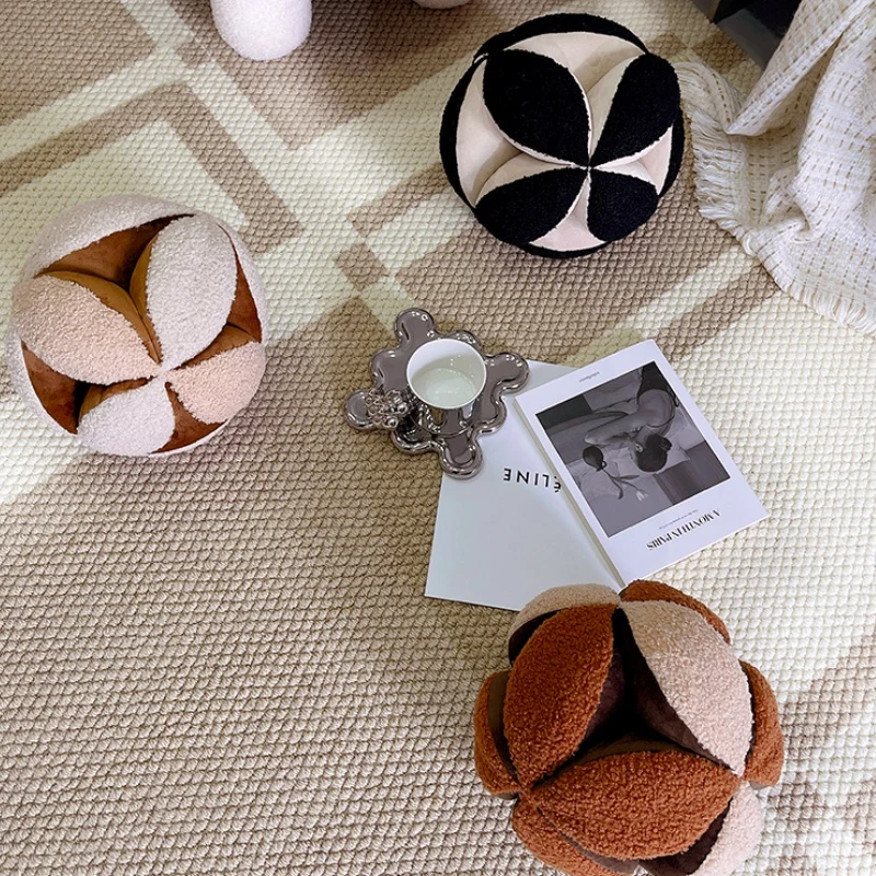 

Spherical Pillow Round Cushion Luxury Ball Shaped Plush Hydrangea Stuffed Soft Pillow for Sofa Office Throw Pillow House Decor