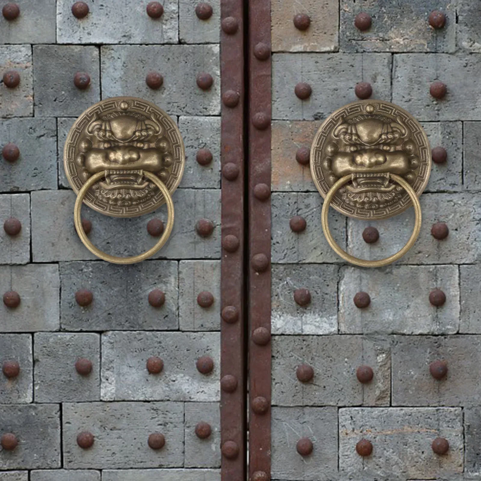 

Антикварная латунная дверная ручка с головой зверя