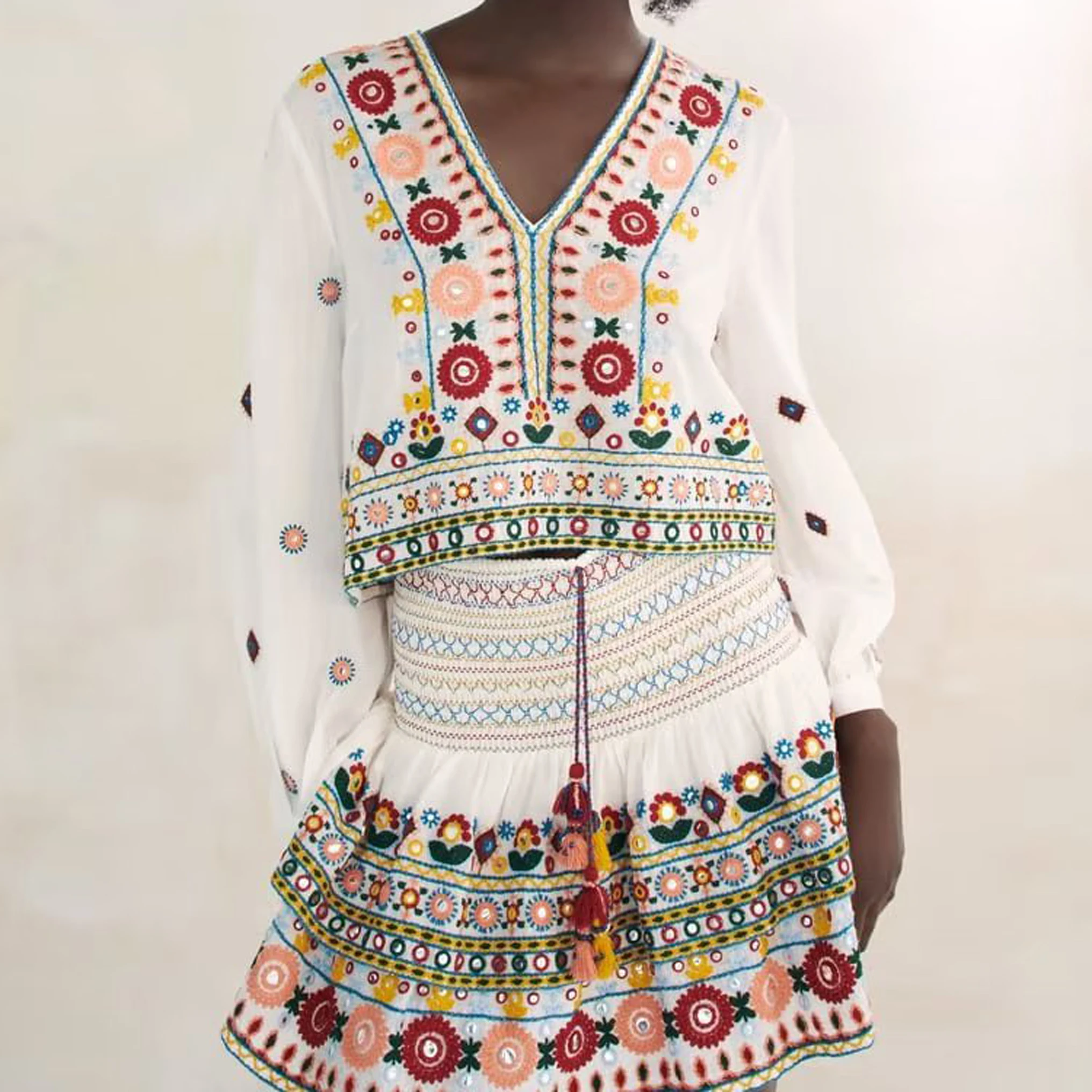 

A.D.EAST -autumn new women's national wind restoring ancient ways color embroidery shirt