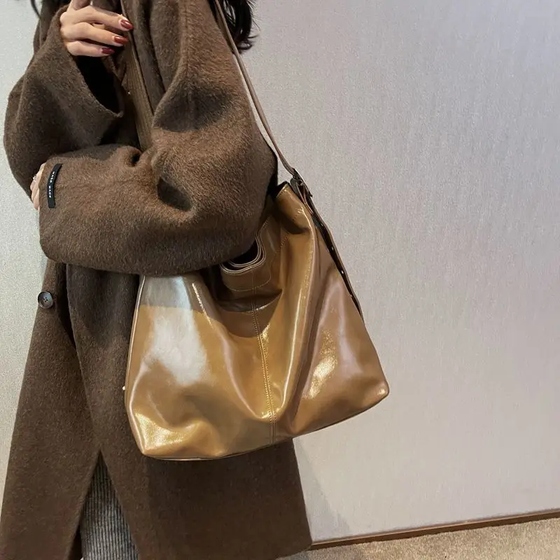 Leather Pu Bag Women's 2023 Brand New Fashion One-shoulder Armpit Bag Retro All-match Commuter Tote Bag Ins Ladies Tote Bags