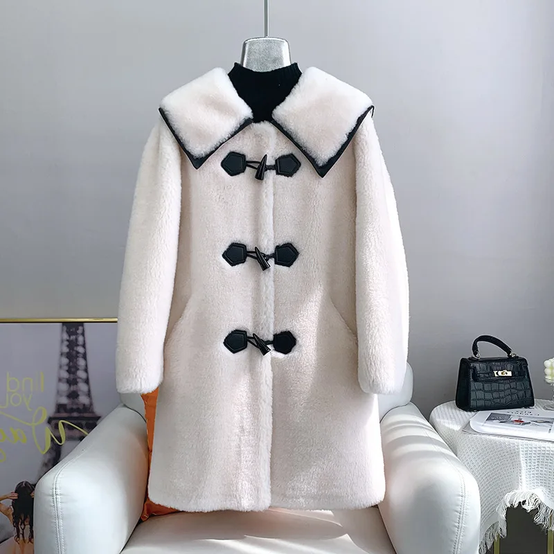 

sheep shearing fur and fur integrated fur coat,female cow horn buckle,medium length coat, winter Fashion new Lamb wool2023