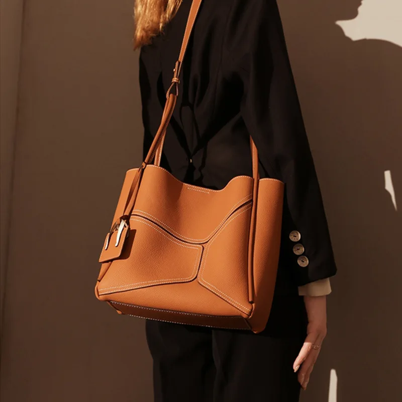 

Light Luxury Leather Women's Bag First Layer Togo Cowhide Handbag New Niche Design Sense Single Shoulder Commuting Messenger Bag