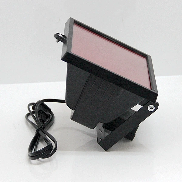 Детектор рентгеновских изъянов NDT Instruments красная фотолампа в темном помещении