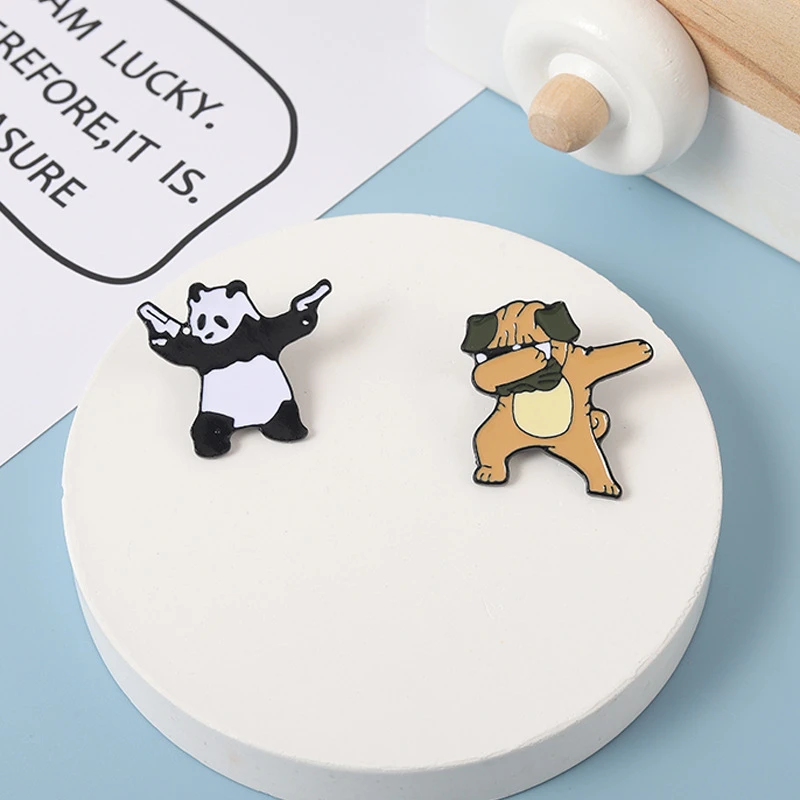 

Double Gun Panda Cool Dog Brooch Funny Dance Lapel Badges Cool Punk Animal Jewelry Cartoon Animal Face-covering Lapel Pins