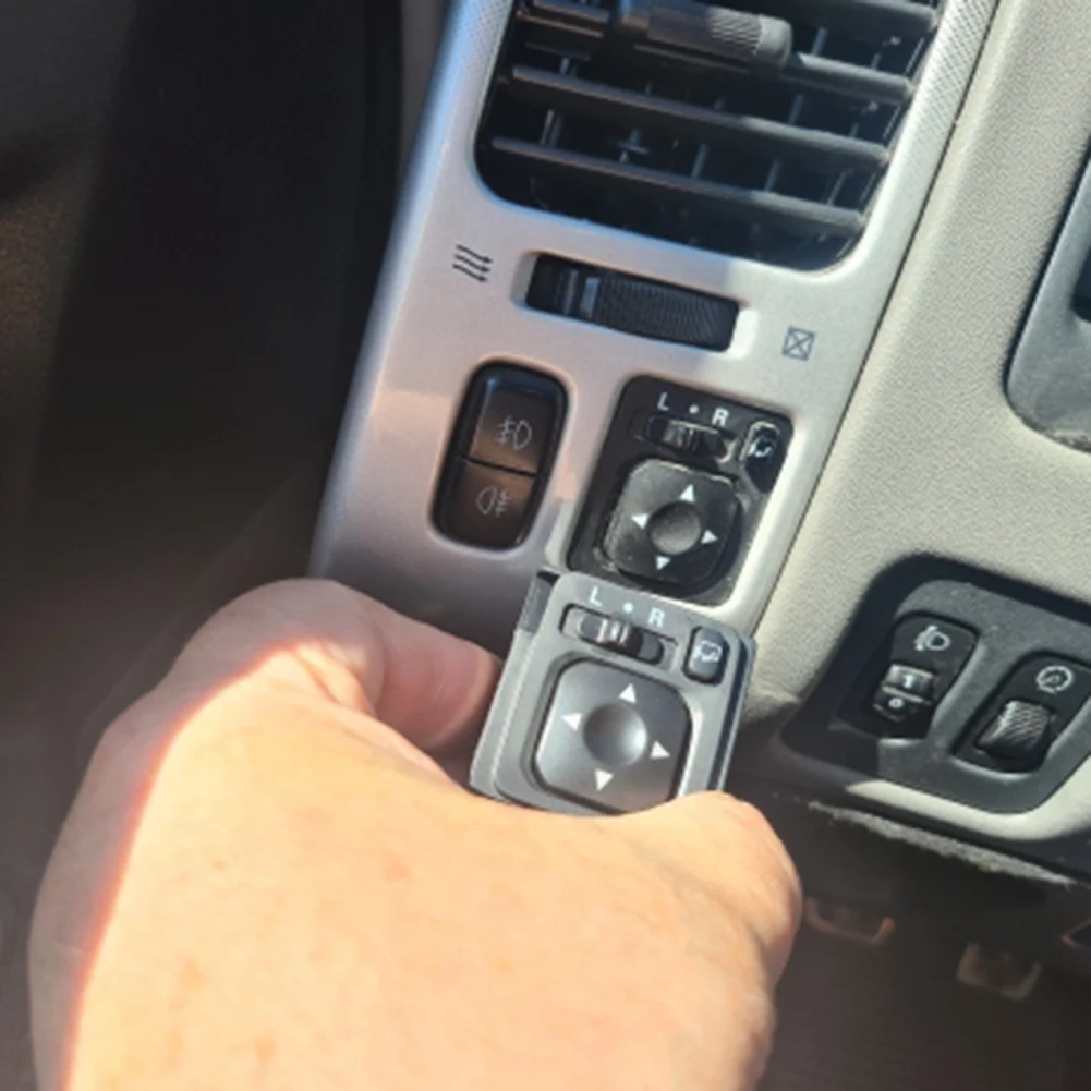 

Remote Control Mirror Switch for Outlander ASX Lancer Pajero L200 with Fold 8608A214