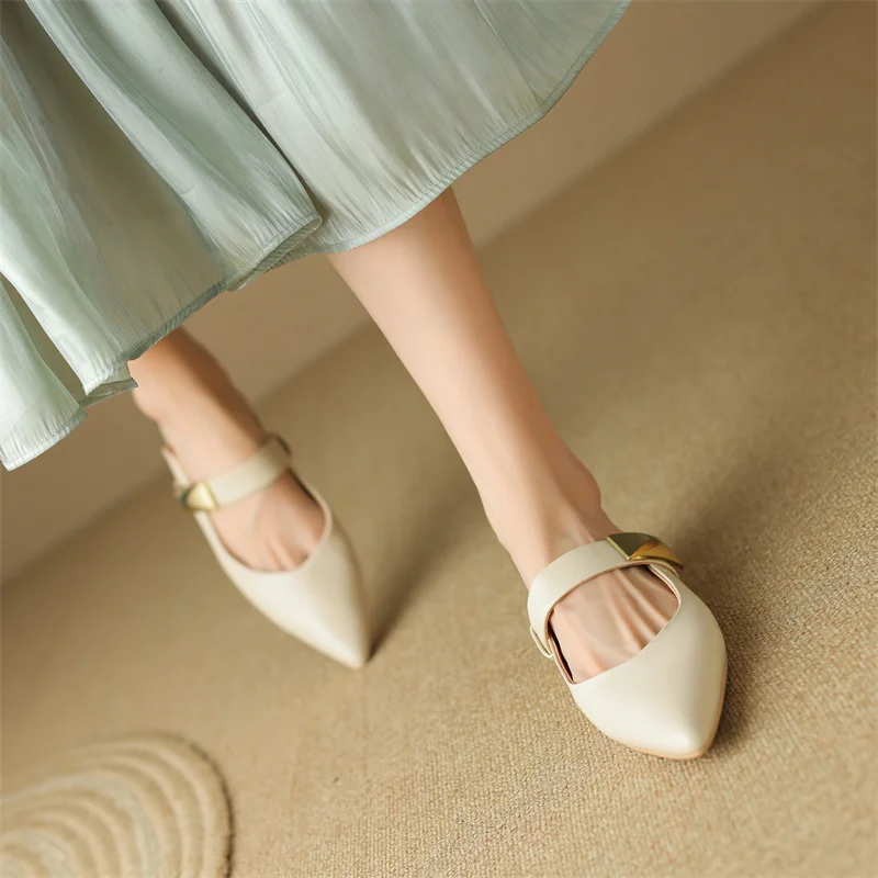 

2023 Summer Women Slippers Pointed Toe low Heel Shoes for Women Cover Toe Women Sandals Shoes Casual Women Mules