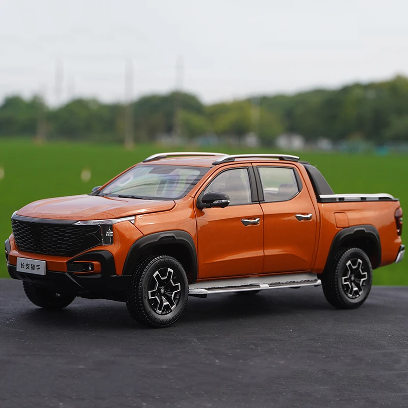 1: 18 оригинальная модель грузовика Changɺn Hunter 2024 с увеличенным радиусом действия