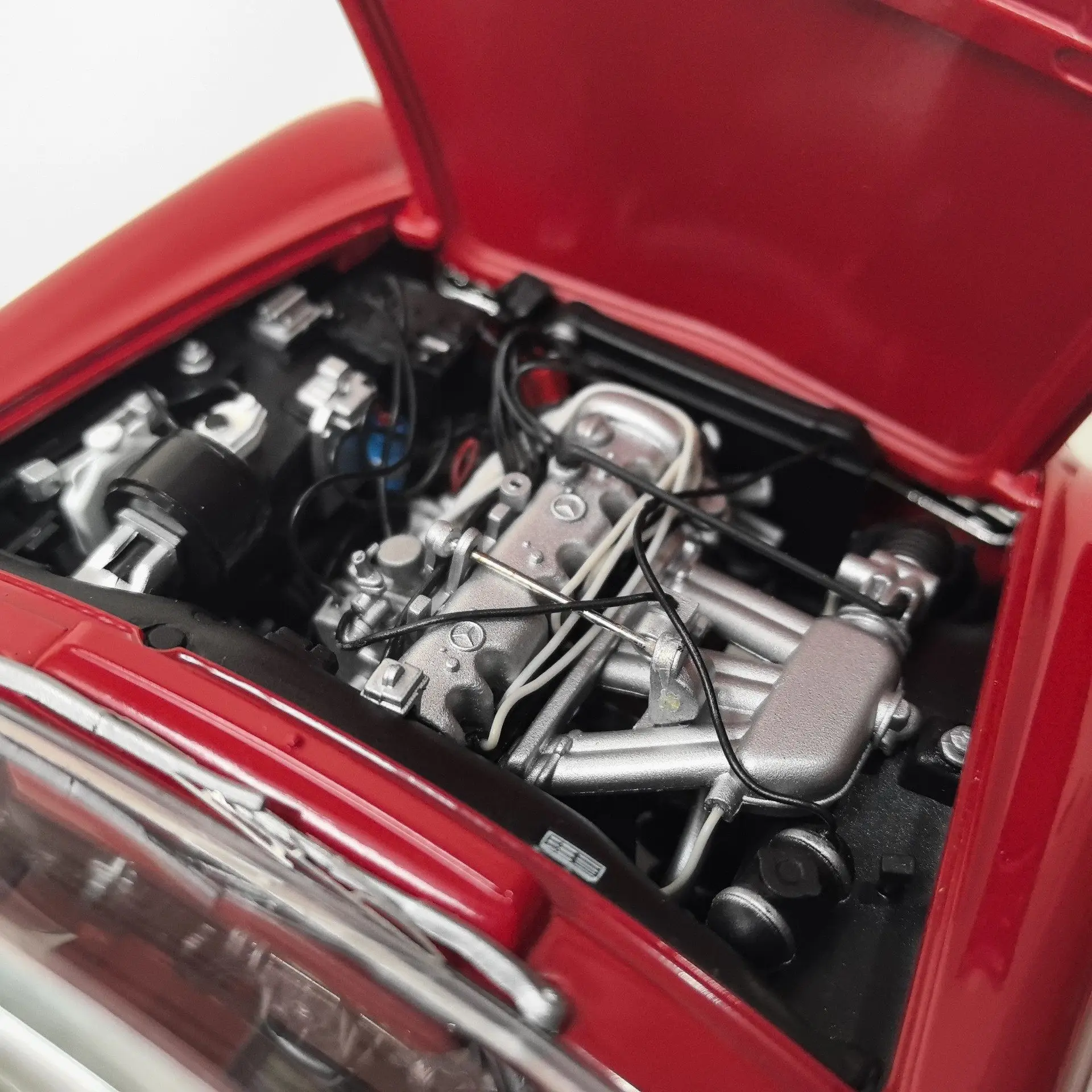 Фото Литая под давлением модель автомобиля из сплава SCHUCO масштаба 1/18 BENZ 280 SL BENZ E2 №5