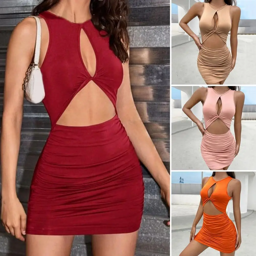

Мини-платье без рукавов с круглым вырезом и завязками, платье-карандаш с вырезами и рюшами, уличная одежда