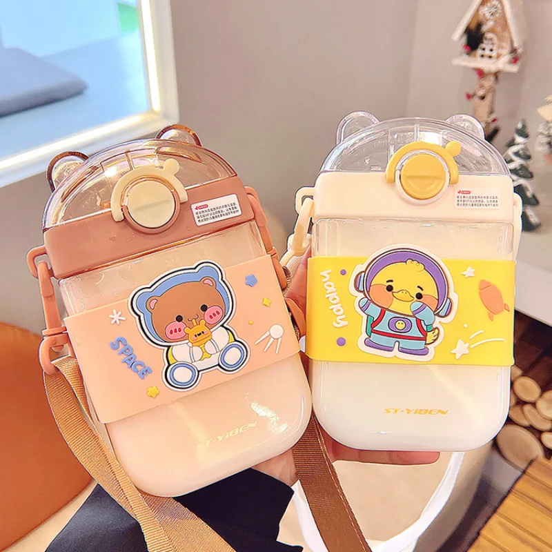 

Children's Straw Cup Cartoon Cute Cup Portable Student Flat Square Plastic Bear Cup Crossbody Drinking Kettle