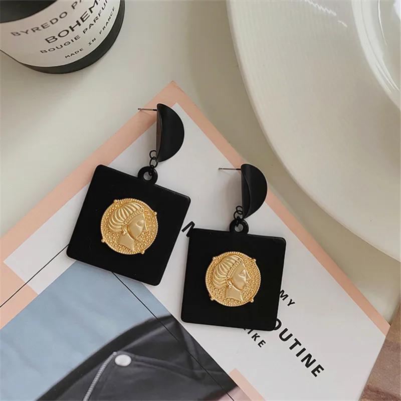 

Metal Black Pendant Earrings Europe United States Temperament Personality Fashion Big Earrings Ms Jewelry Christmas Gift