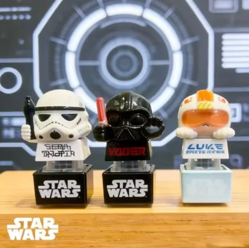 Фото В наличии: Оригинальные кейкапы Star Wars в слепой коробке (Боба, Дарт, Стилтрупи, Люк, R2-D2, C-3PO), аниме-фигурки, модные настольные игрушки, подарки №3