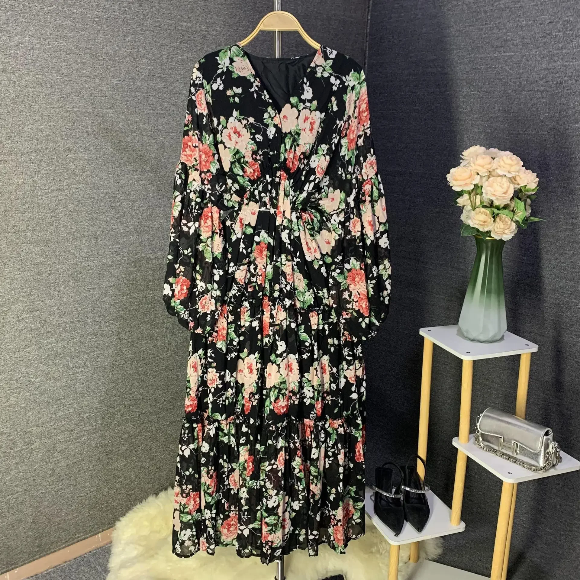 Elegant High-Waisted Slimming Dress For Women New Fall Vintage V-Neck Lantern Sleeve Long With Ruffle Edge And Scattered F