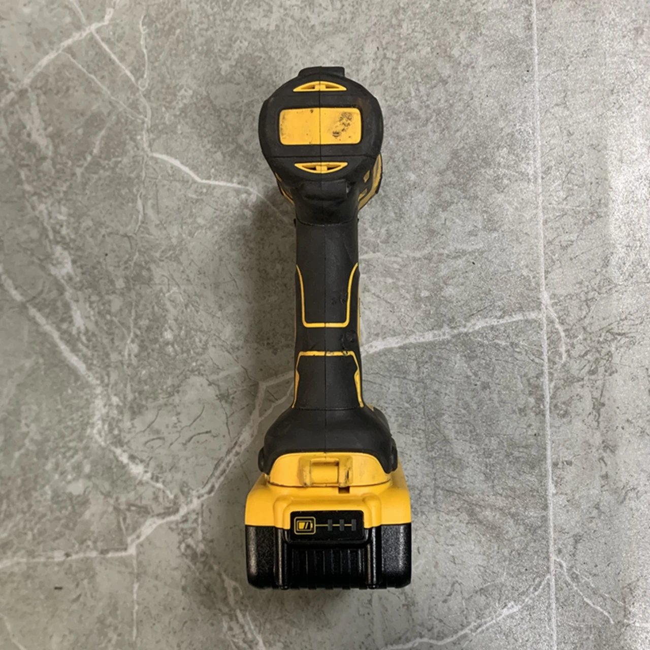 Модифицированный ударный гайковерт DEWALT DCF887ATOMIC 20 в макс. литий-ионный аккумулятор