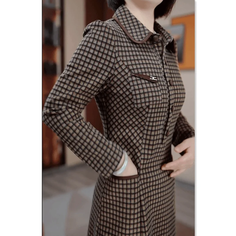 Женское облегающее платье в китайском стиле