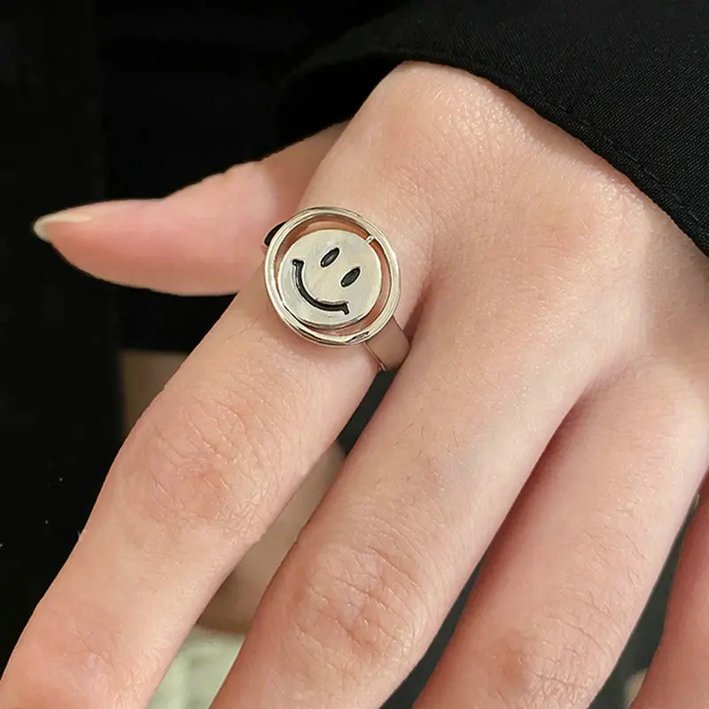 

Retro Double-Faced Smiley Sad Face Rotatable Rings for Women Men Simple Round Anti-Stress Fidget Ring Couple Jewelry Emo Gifts