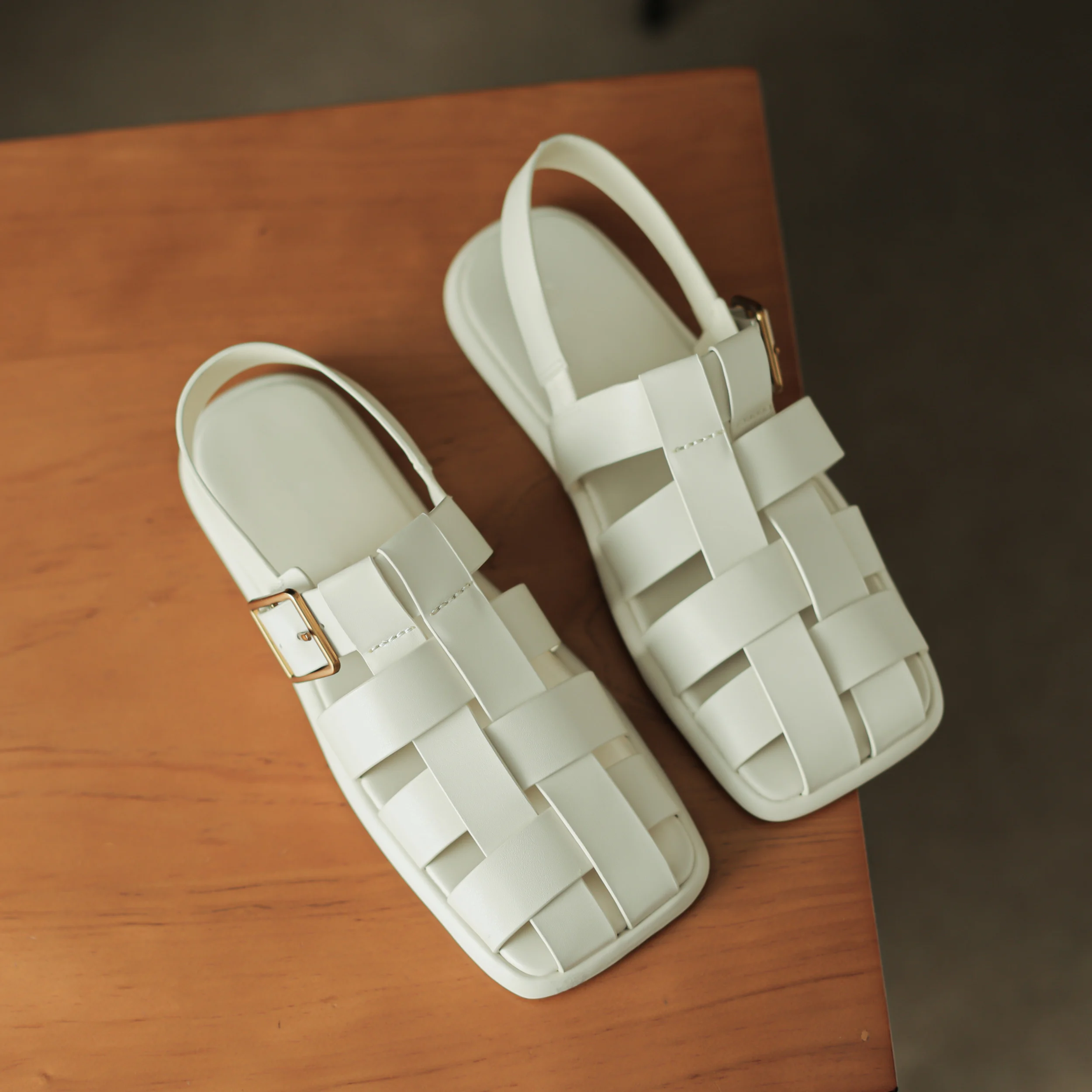 

Сандалии женские из воловьей кожи, босоножки ручной работы с квадратным носком, плоская подошва, Римский стиль, Ретро стиль, ремешок с пряжк...