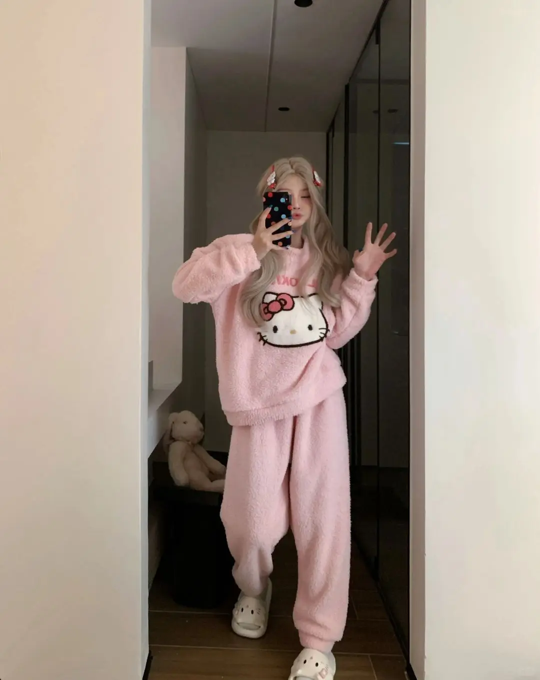 2024 New Autumn And Winter Sanrio HELLO KITTY Coral Velvet Plus Striped Suit Pajamas For Women Flannel Home Clothes