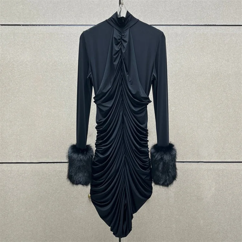 Женское мини-платье из искусственного меха