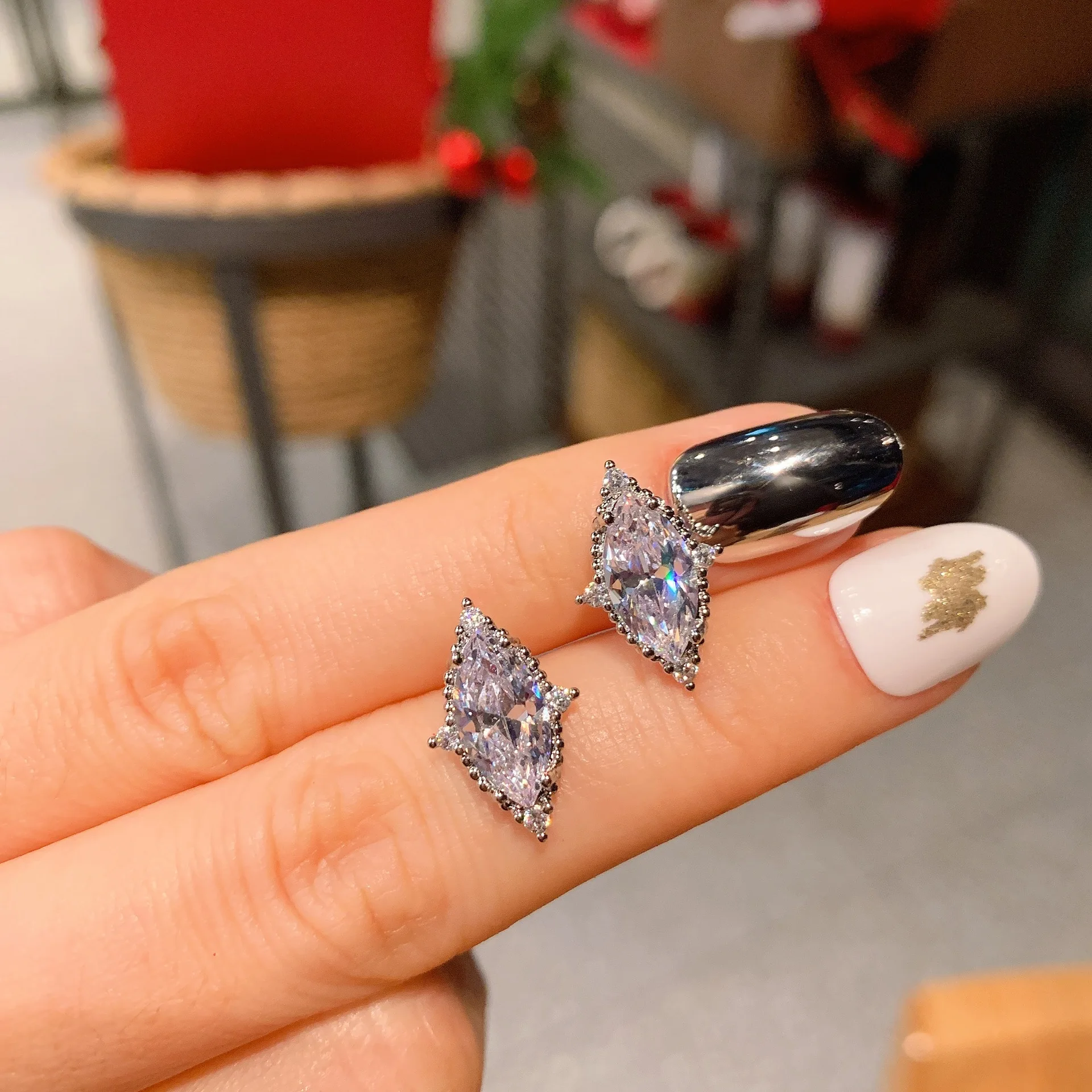 

Trend S925 Sterling Silver Rhombus Crystal Earrings for Women 2022 Small and Exquisite Fine Jewelry Wedding Anniversary Gift