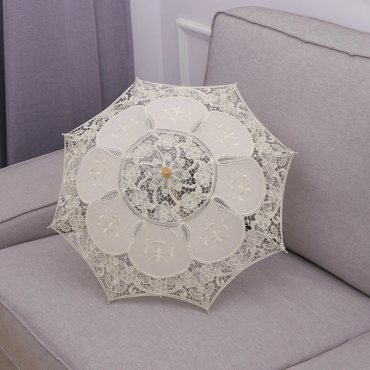 

Lace Umbrella Handmade Cotton Craft Photography Prop Wedding Umbrella Decor Diameter 60cm (Beige)