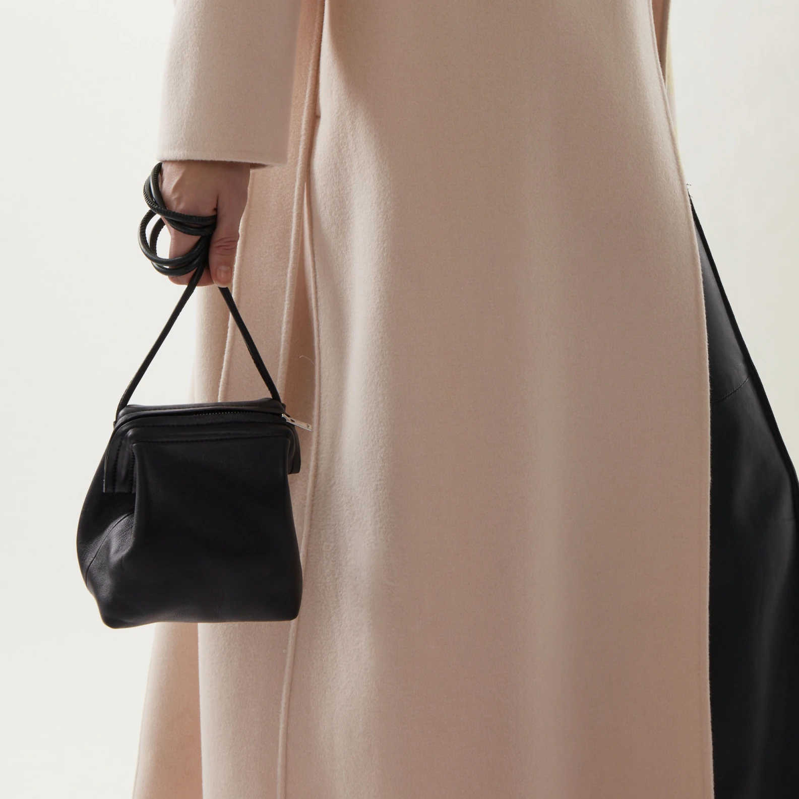 

Homemade cos wind minimalist ladies cowhide leather shoulder small chest bag messenger bag handbag